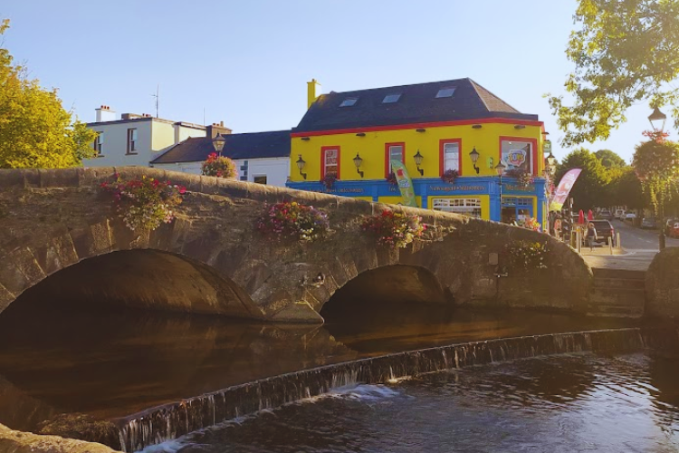 Vivendo em Westport: Minha experiência na melhor cidade para morar na Irlanda